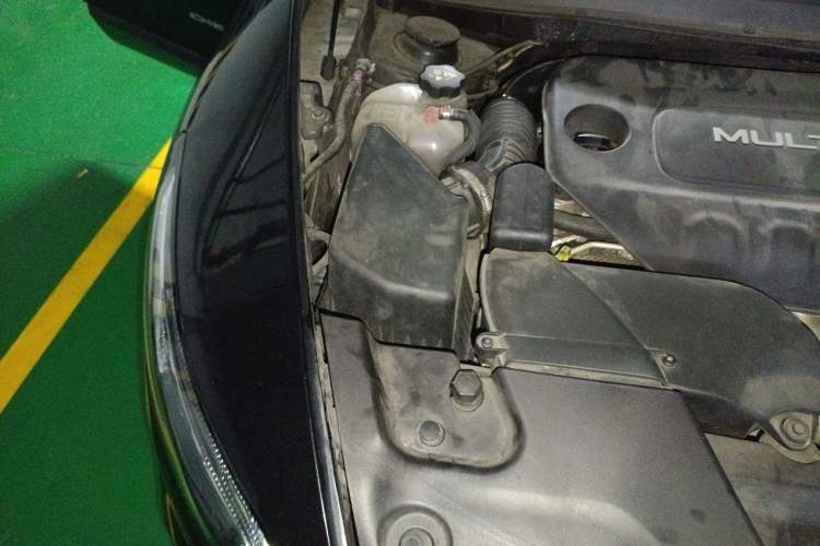 Used Jeep Cherokee 2016 2.4L Professional Edition Engine Bay Right