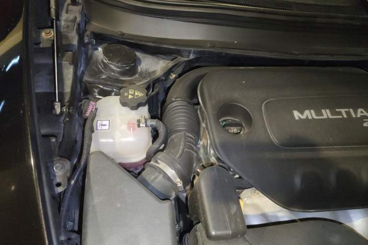 Used Jeep Cherokee 2016 2.4L Professional Edition Engine Bay Right