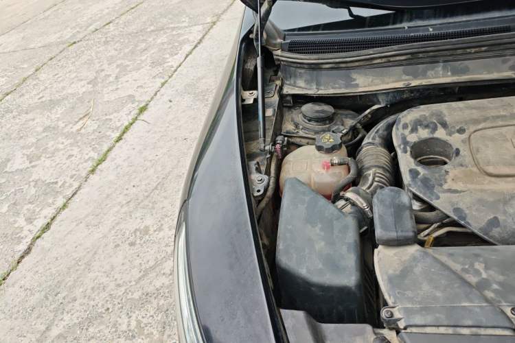 Used Jeep Cherokee 2016 2.4L Professional Edition Engine Bay Right