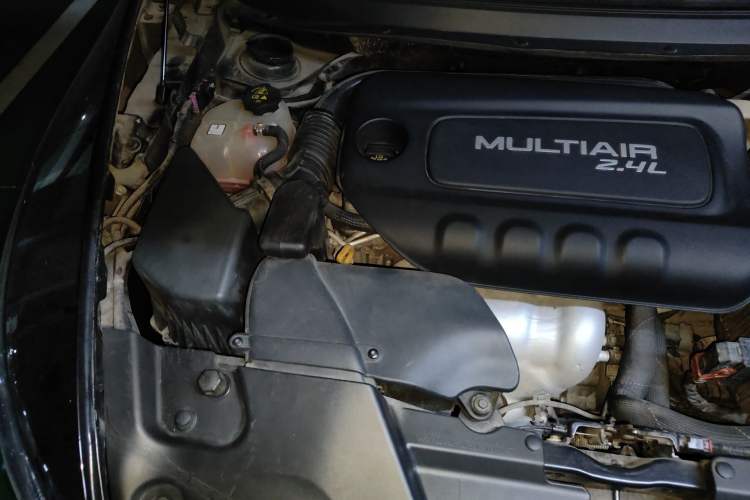Used Jeep Cherokee 2016 2.4L Professional Edition Engine Bay Right