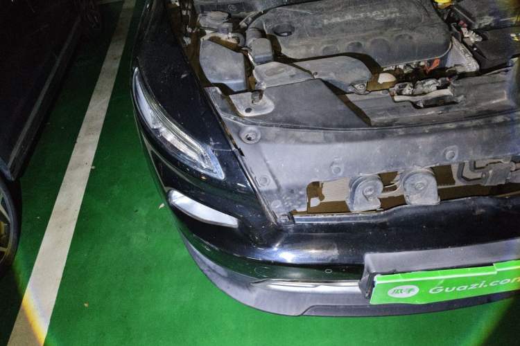 Used Jeep Cherokee 2016 2.4L Leading Edition Engine Bay Right