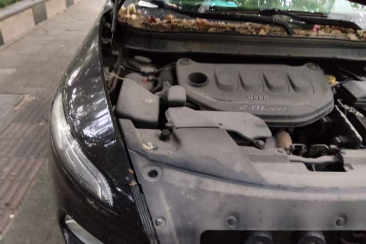 Used Jeep Cherokee 2016 2.0L Superior Edition Engine Bay Right