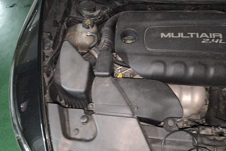 Used Jeep Cherokee 2016 2.4L Professional Smart Version Engine Bay Right
