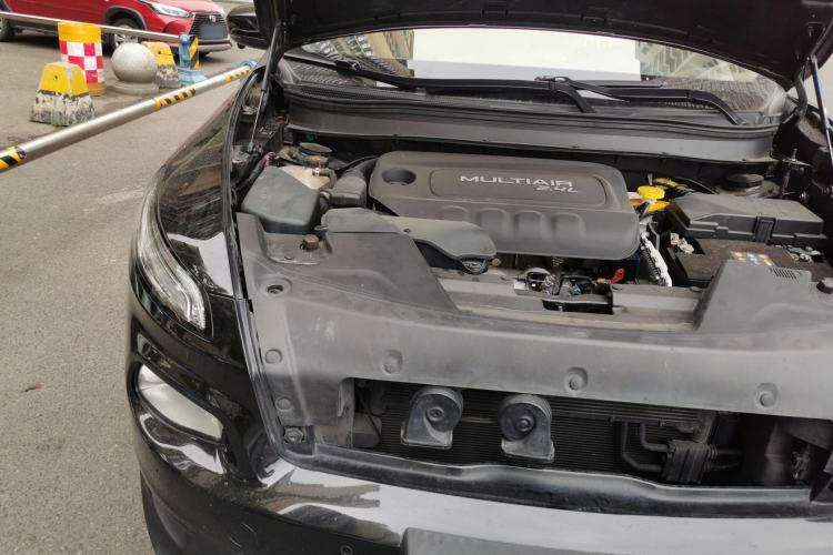 Used Jeep Cherokee 2016 2.4L Leading Edition Engine Bay Right