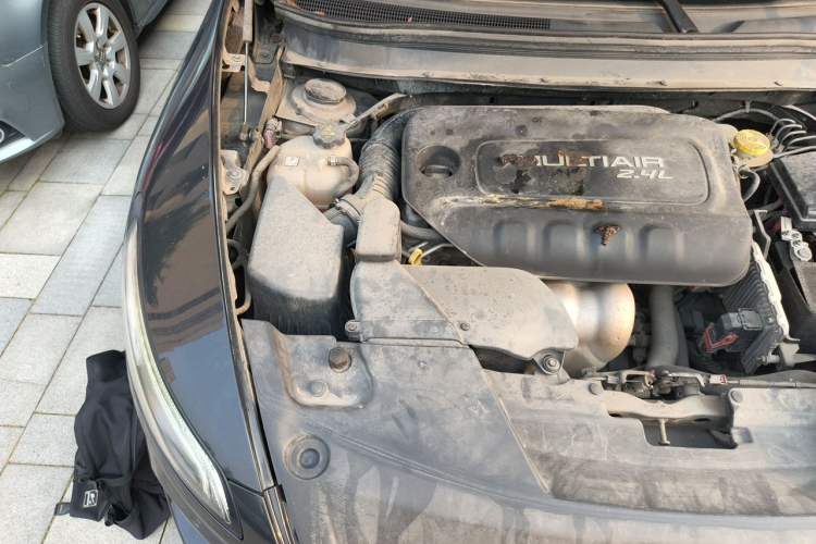 Used Jeep Cherokee 2016 2.4L Leading Edition Engine Bay Right