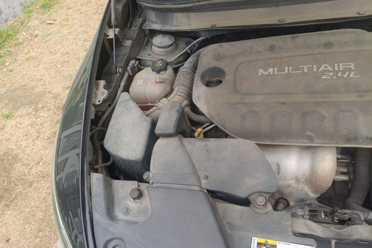 Used Jeep Cherokee 2016 2.4L Leading Edition Engine Bay Right
