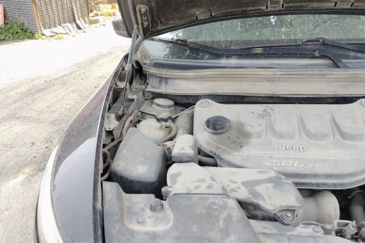 Used Jeep Cherokee 2016 2.0L Superior Edition Engine Bay Right