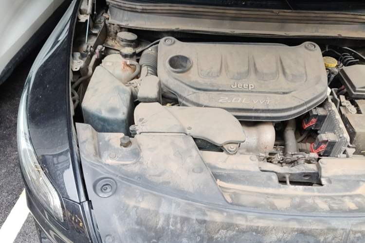 Used Jeep Cherokee 2016 2.0L Superior Edition Engine Bay Right