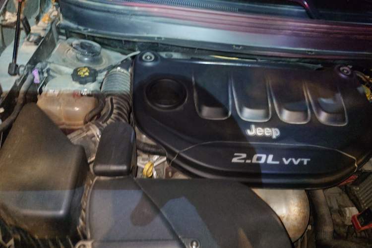 Used Jeep Cherokee 2016 2.0L Superior Edition Engine Bay Right