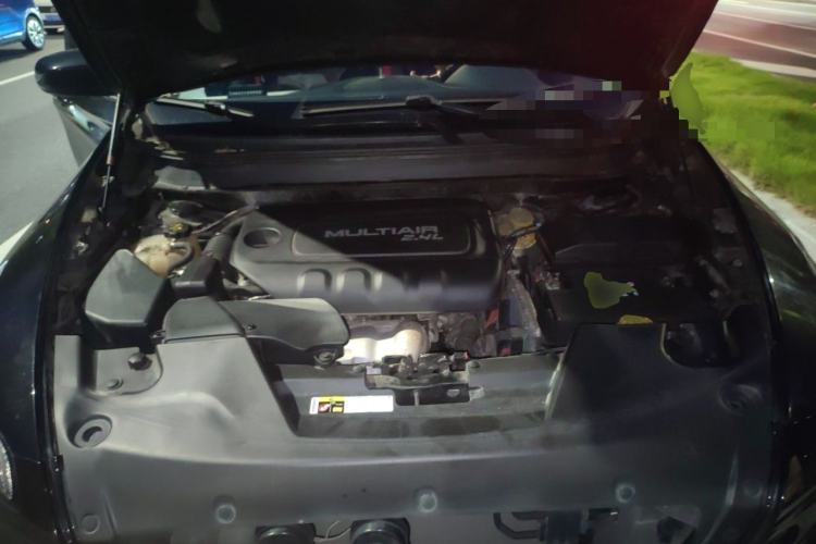 Used Jeep Cherokee 2016 2.4L Superior Edition Engine Bay