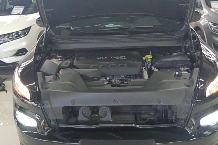 Used Jeep Cherokee 2016 2.4L Leading Edition Engine Bay
