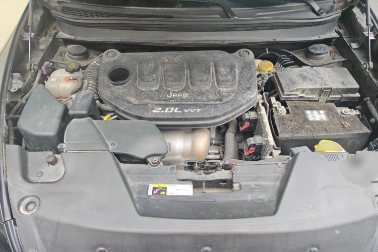 Used Jeep Cherokee 2016 2.0L Superior Edition Engine Bay