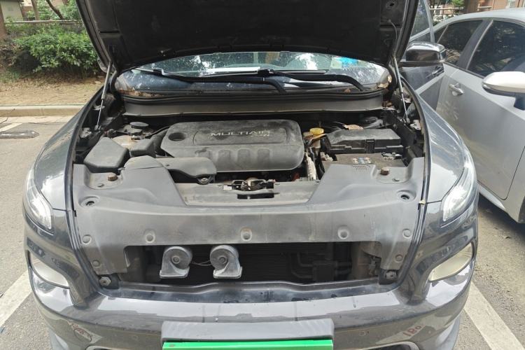Used Jeep Cherokee 2016 2.4L Professional Smart Version Engine Bay