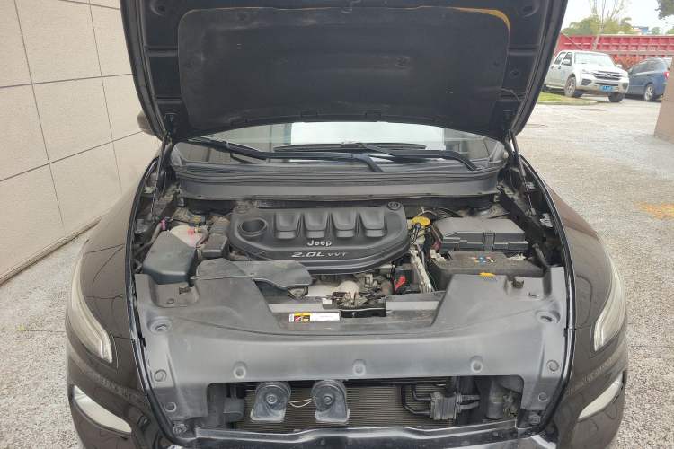 Used Jeep Cherokee 2016 2.0L Leading Edition Engine Bay