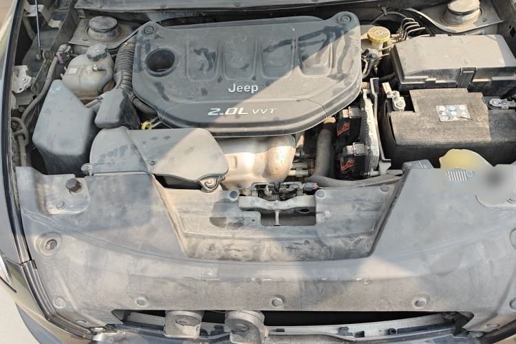 Used Jeep Cherokee 2016 2.0L Superior Edition Engine Bay