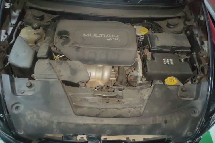 Used Jeep Cherokee 2016 2.4L Professional Edition Engine Bay
