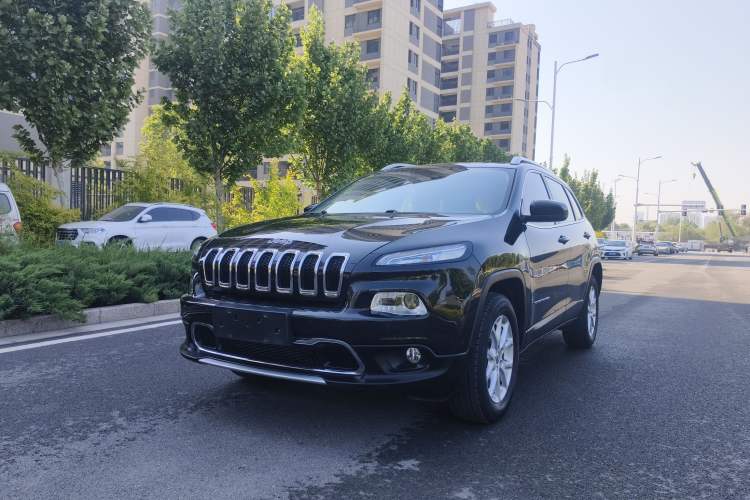 Used Jeep Cherokee 2016 2.4L Professional Smart Version Exterior 1