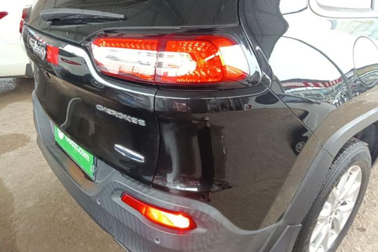 Used Jeep Cherokee 2016 2.0L Superior Edition Exterior 1