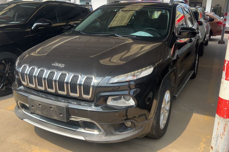Used Jeep Cherokee 2016 2.4L Professional Edition Exterior 2
