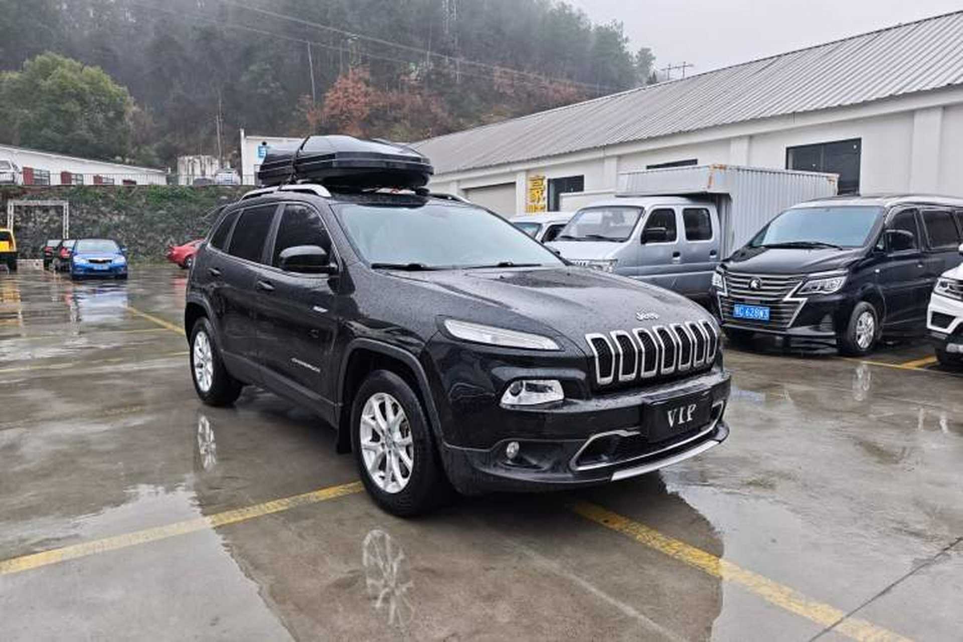 Used Jeep Cherokee 2016 2.4L Professional Smart Version Exterior 2