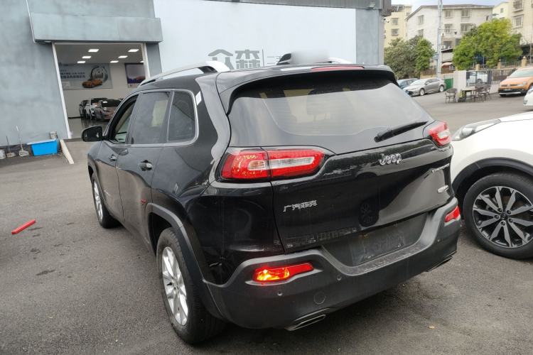 Used Jeep Cherokee 2016 2.4L Leading Edition Exterior 2