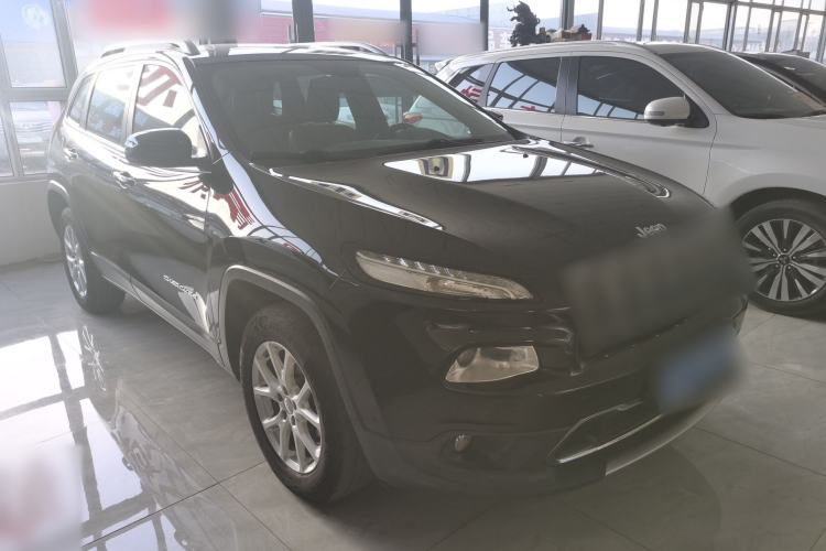 Used Jeep Cherokee 2016 2.4L Professional Smart Version Exterior 2