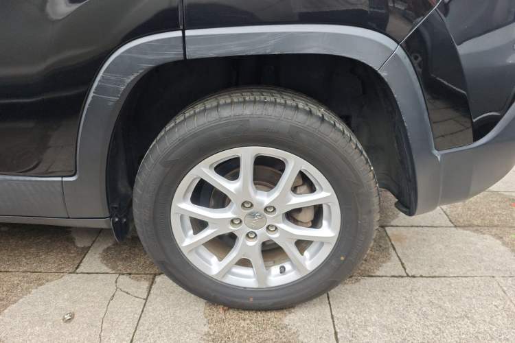 Used Jeep Cherokee 2016 2.0L Superior Edition Exterior 2