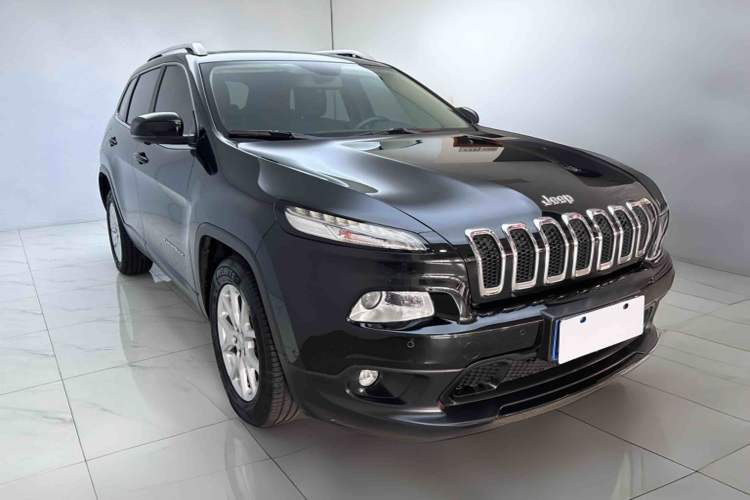 Used Jeep Cherokee 2016 2.4L Leading Edition Exterior 2