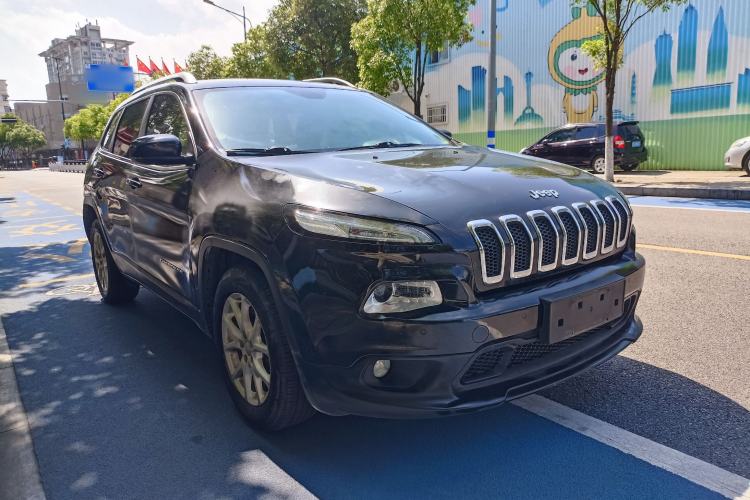 Used Jeep Cherokee 2016 2.4L Leading Edition Exterior 2