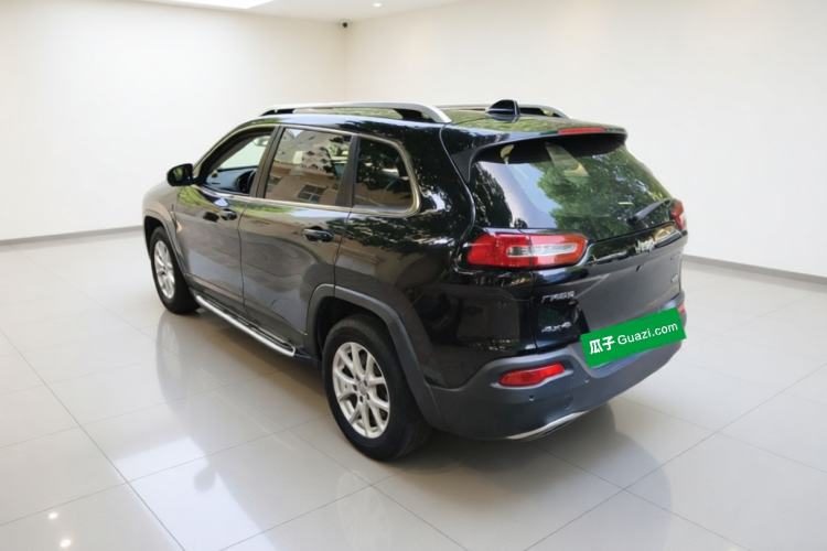 Used Jeep Cherokee 2016 2.4L Professional Smart Version Exterior 3