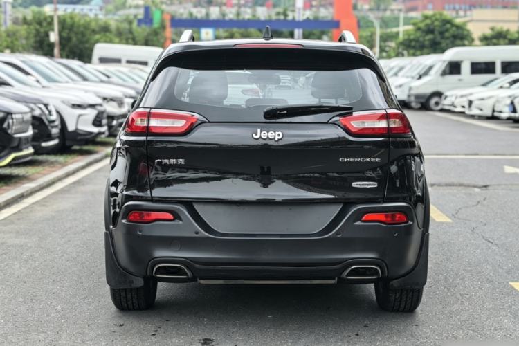 Used Jeep Cherokee 2016 2.4L Leading Edition Exterior 3
