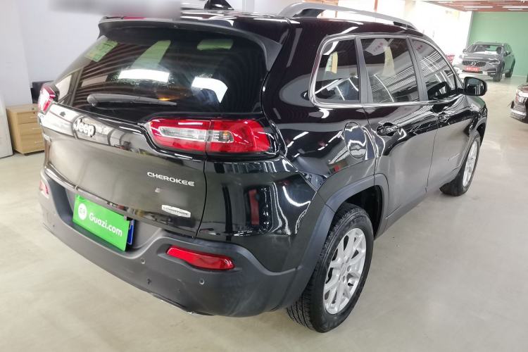 Used Jeep Cherokee 2016 2.4L Leading Edition Exterior 3