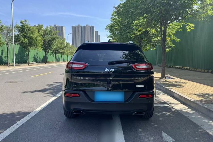 Used Jeep Cherokee 2016 2.4L Leading Edition Exterior 3