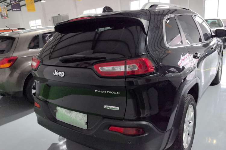 Used Jeep Cherokee 2016 2.4L Leading Edition Exterior 4