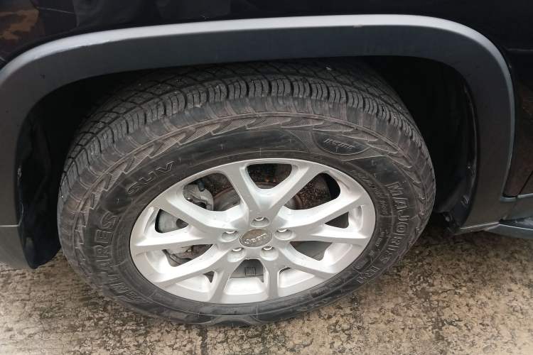 Used Jeep Cherokee 2016 2.4L Professional Edition Exterior 4
