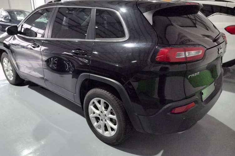 Used Jeep Cherokee 2016 2.4L Leading Edition Exterior 5