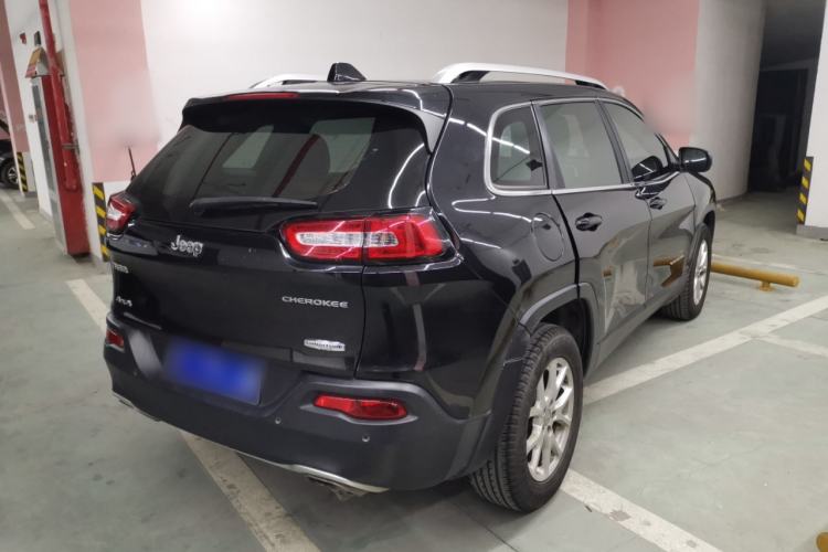 Used Jeep Cherokee 2016 2.4L Professional Edition Exterior 5
