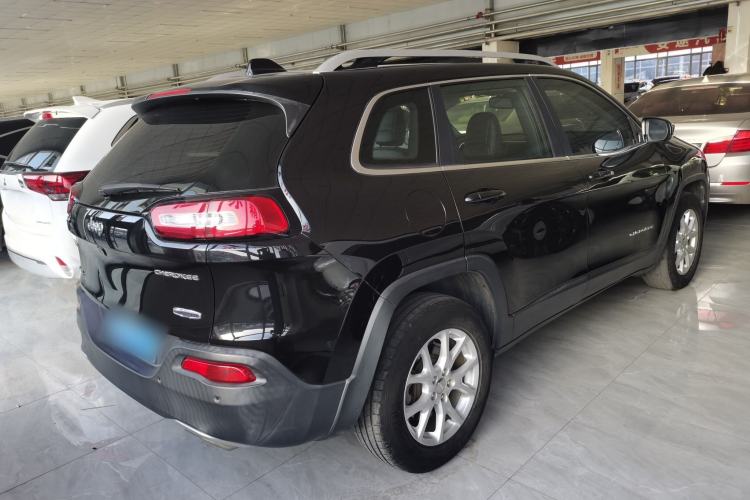 Used Jeep Cherokee 2016 2.4L Professional Smart Version Exterior 5
