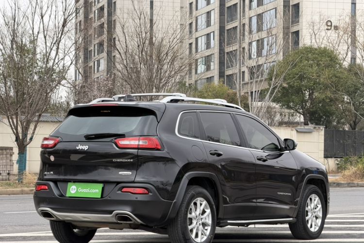 Used Jeep Cherokee 2016 2.4L Professional Edition Exterior 5