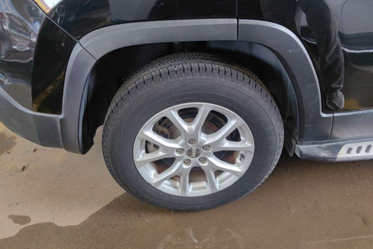 Used Jeep Cherokee 2016 2.4L Professional Edition Exterior 5