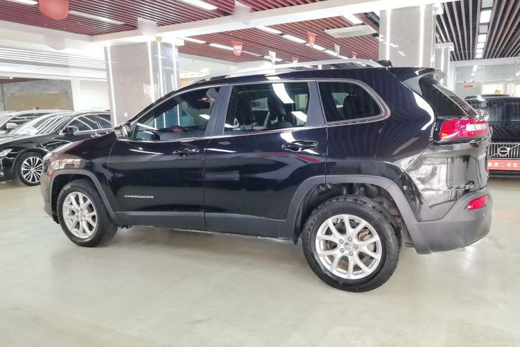 Used Jeep Cherokee 2016 2.4L Leading Edition Exterior 5