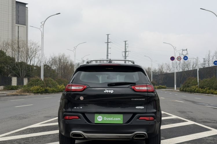 Used Jeep Cherokee 2016 2.4L Professional Edition Exterior 7