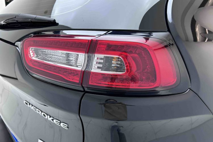 Used Jeep Cherokee 2016 2.4L Leading Edition Exterior 7