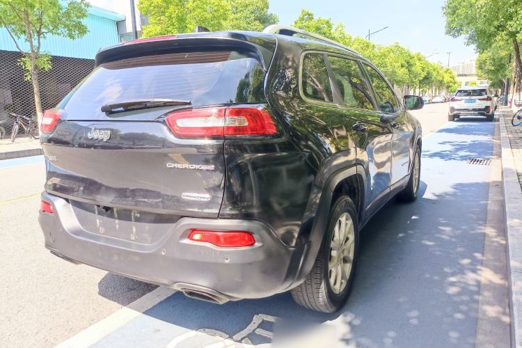 Used Jeep Cherokee 2016 2.4L Leading Edition Exterior 7