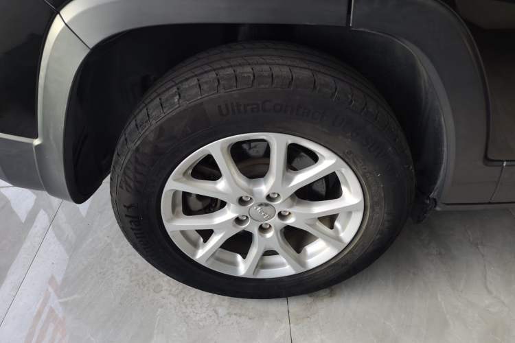 Used Jeep Cherokee 2016 2.4L Professional Smart Version Exterior 8