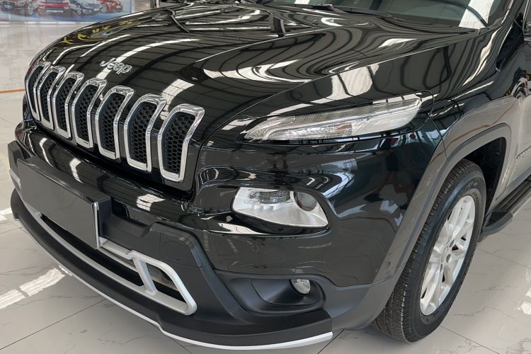 Used Jeep Cherokee 2016 2.4L Professional Smart Version Exterior 8