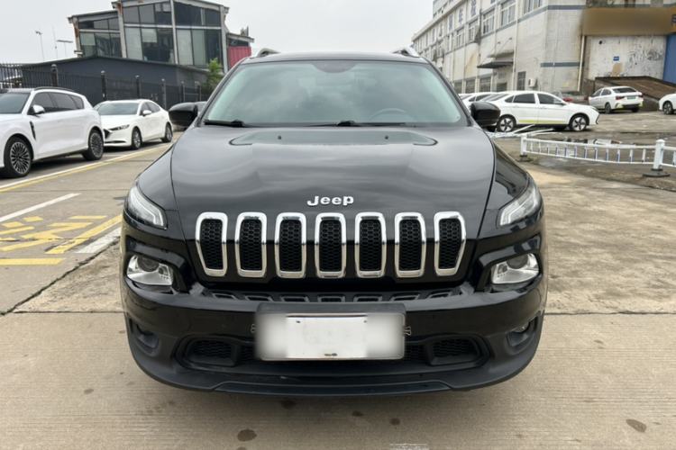 Used Jeep Cherokee 2016 2.0L Superior Edition Exterior 9