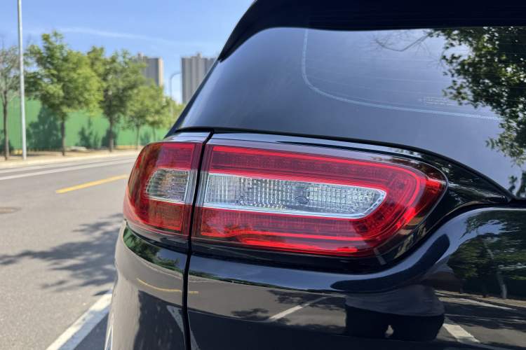 Used Jeep Cherokee 2016 2.4L Leading Edition Exterior 9