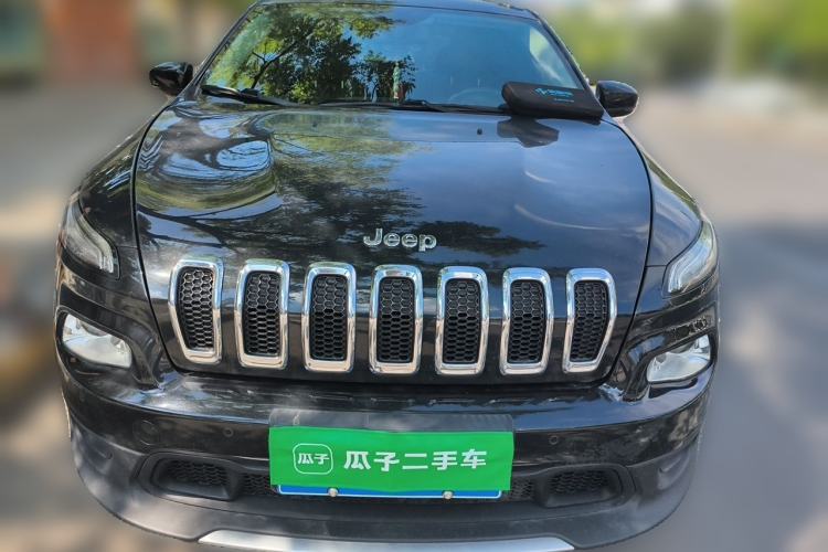 Used Jeep Cherokee 2016 2.0L Superior Edition Front