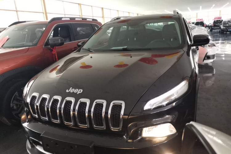 Used Jeep Cherokee 2016 2.4L Professional Edition Front